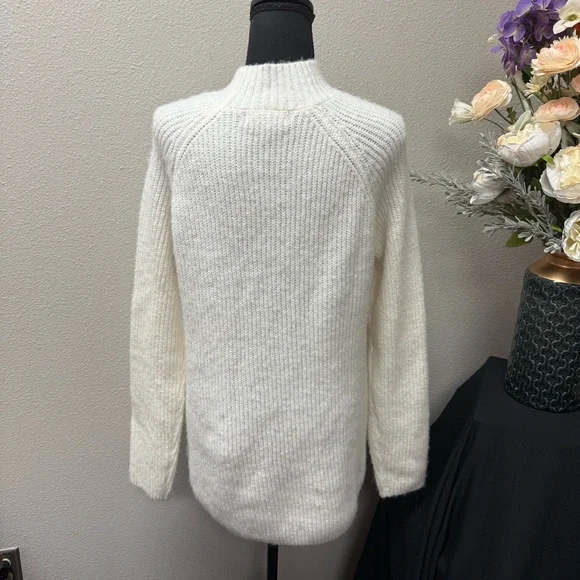 Liz Claiborne Cream Mock Neck Sweater L | Soft Rib Knit Cozy Winter Pullover - Picture 3 of 7